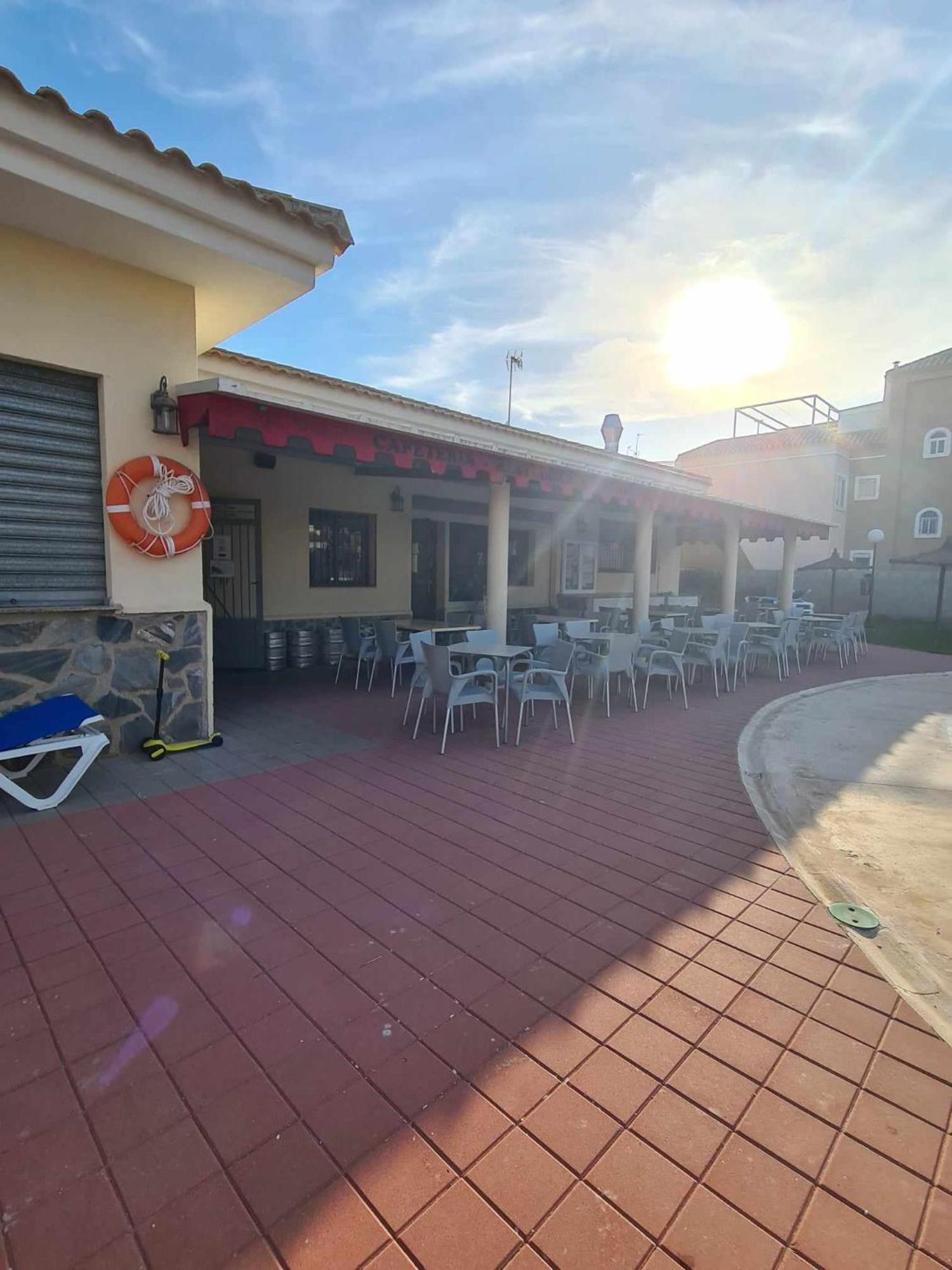 Alex Bungalow Apartment Torrevieja Bagian luar foto